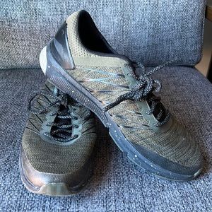 Men’s Avia sneakers